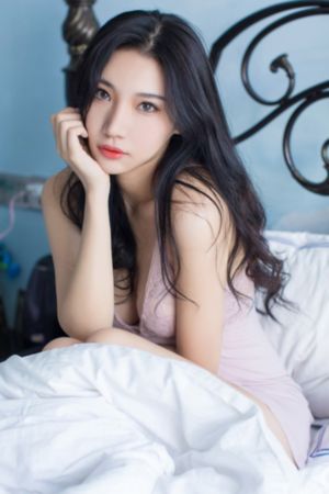 舞蹈生趴下光屁股被打视频_BD韩语高清电影在线
