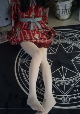 年轻女教师4hd中字免费观看_免费高清观看